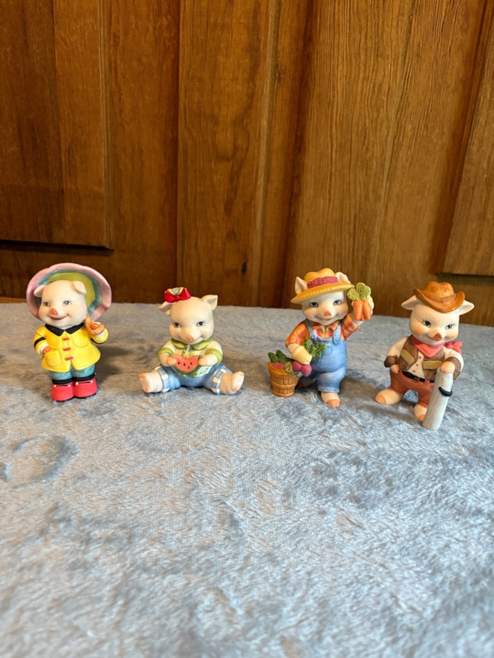 Hand-Painted Piglet Figurine Set - Multicolor